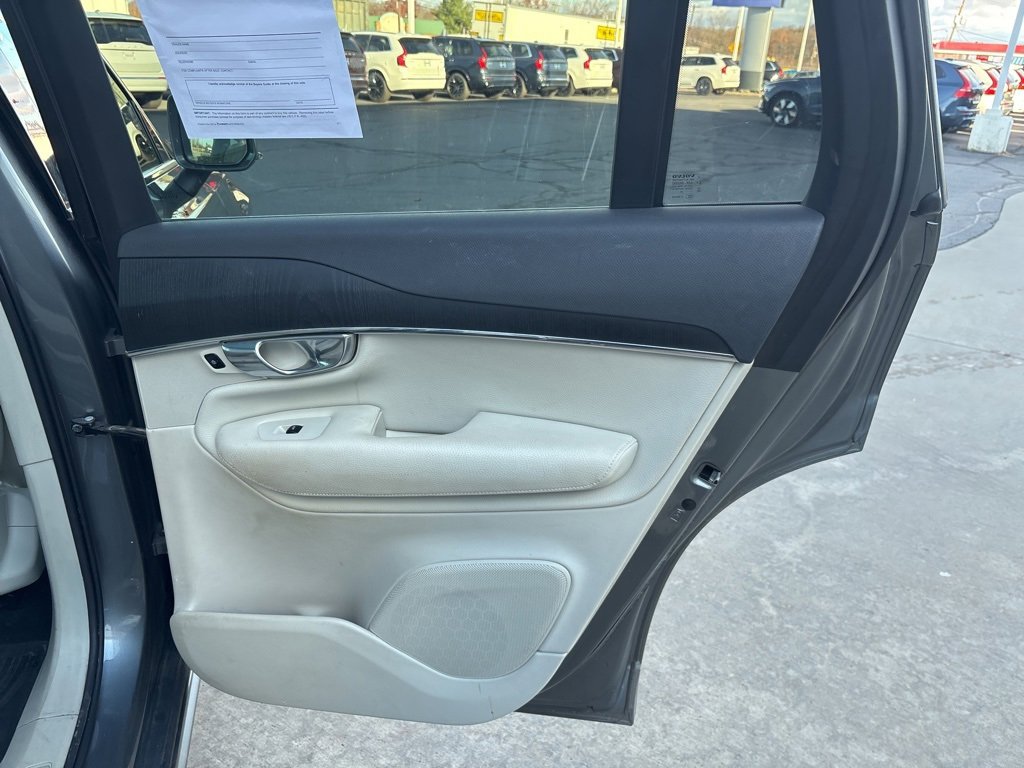 Used 2020 Volvo XC90 T6 Momentum w/ Protection Package Premier image 48
