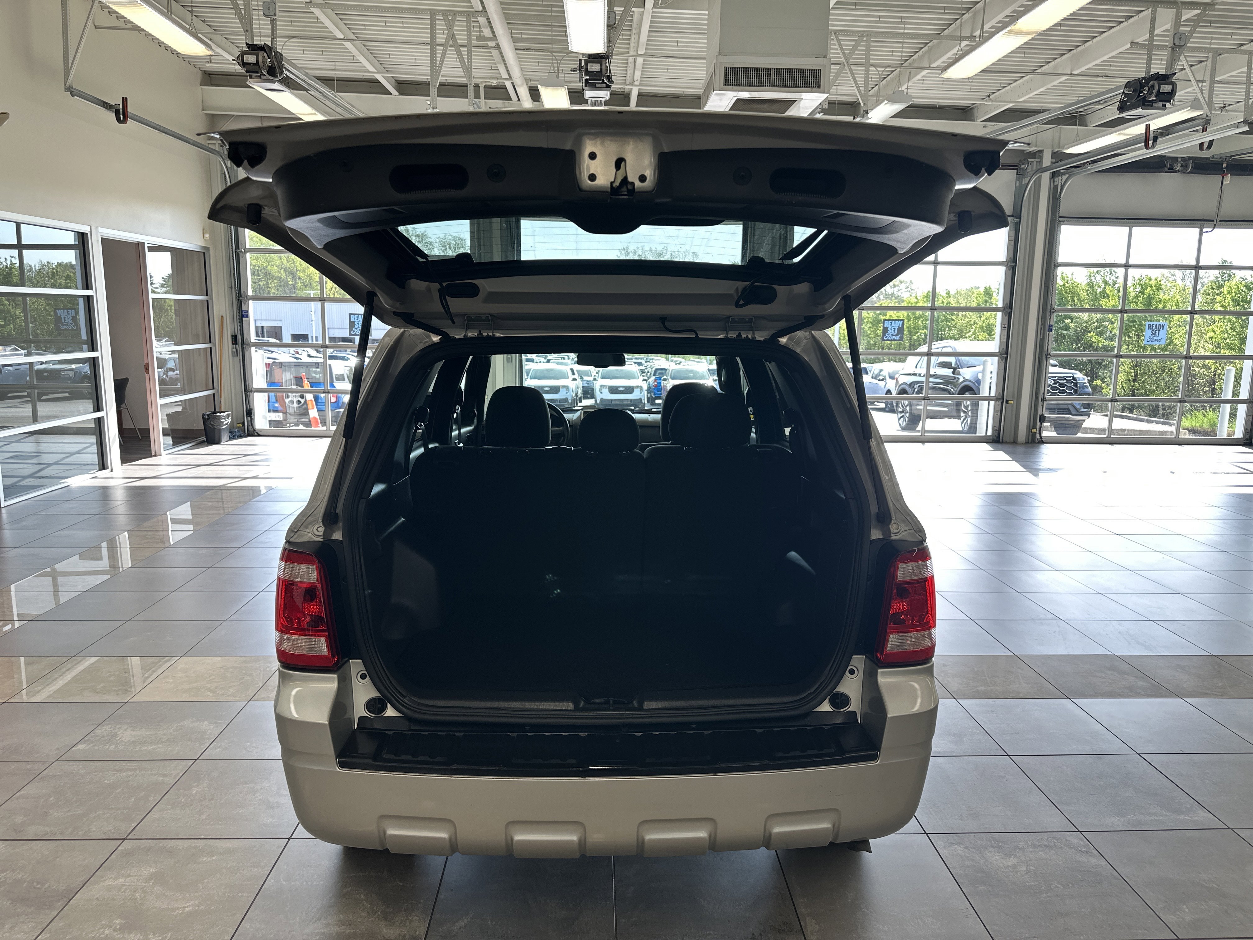 Used 2009 Ford Escape XLT FWD image 24