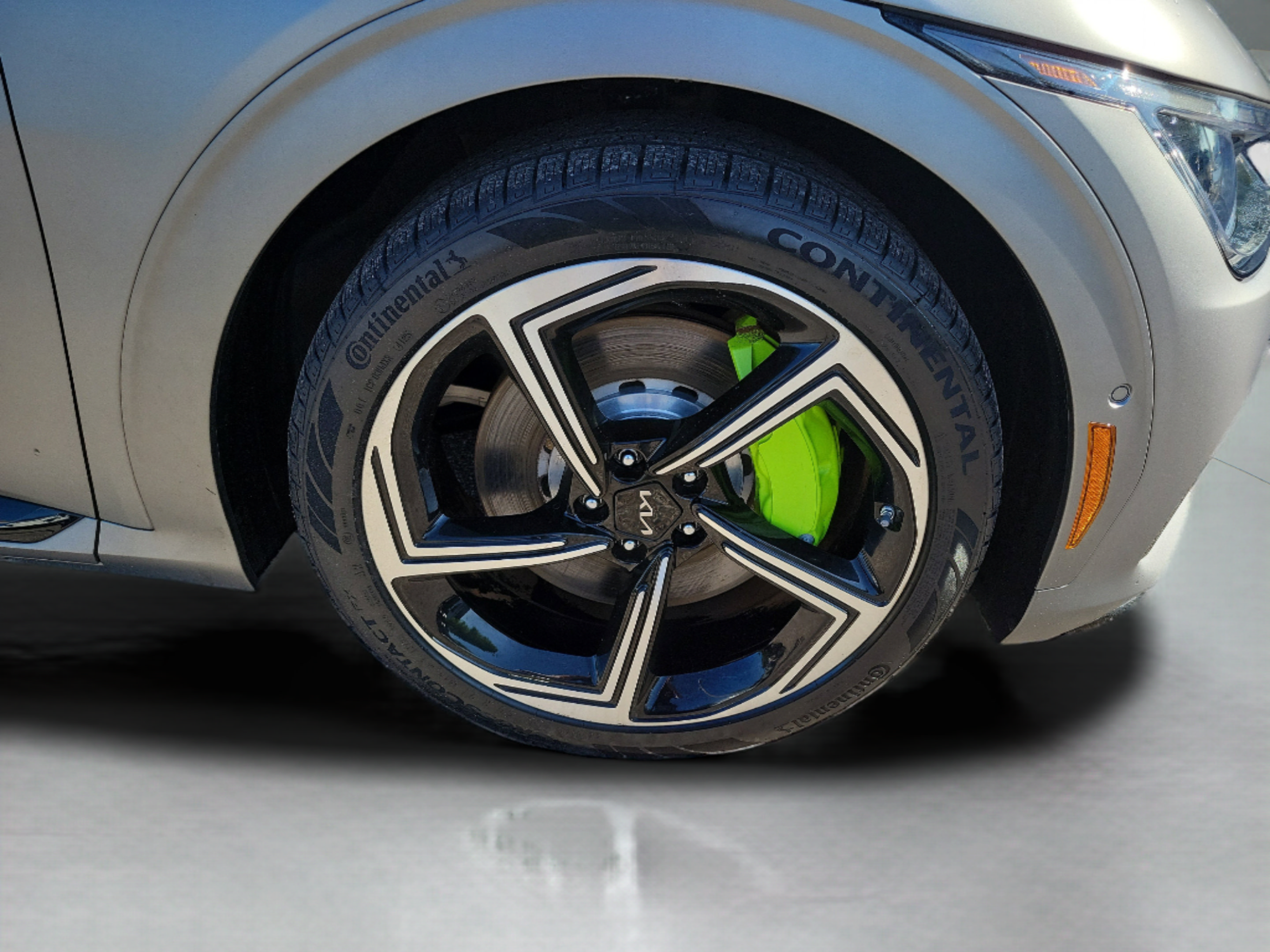 Certified 2023 Kia EV6 GT AWD/4WD image 27