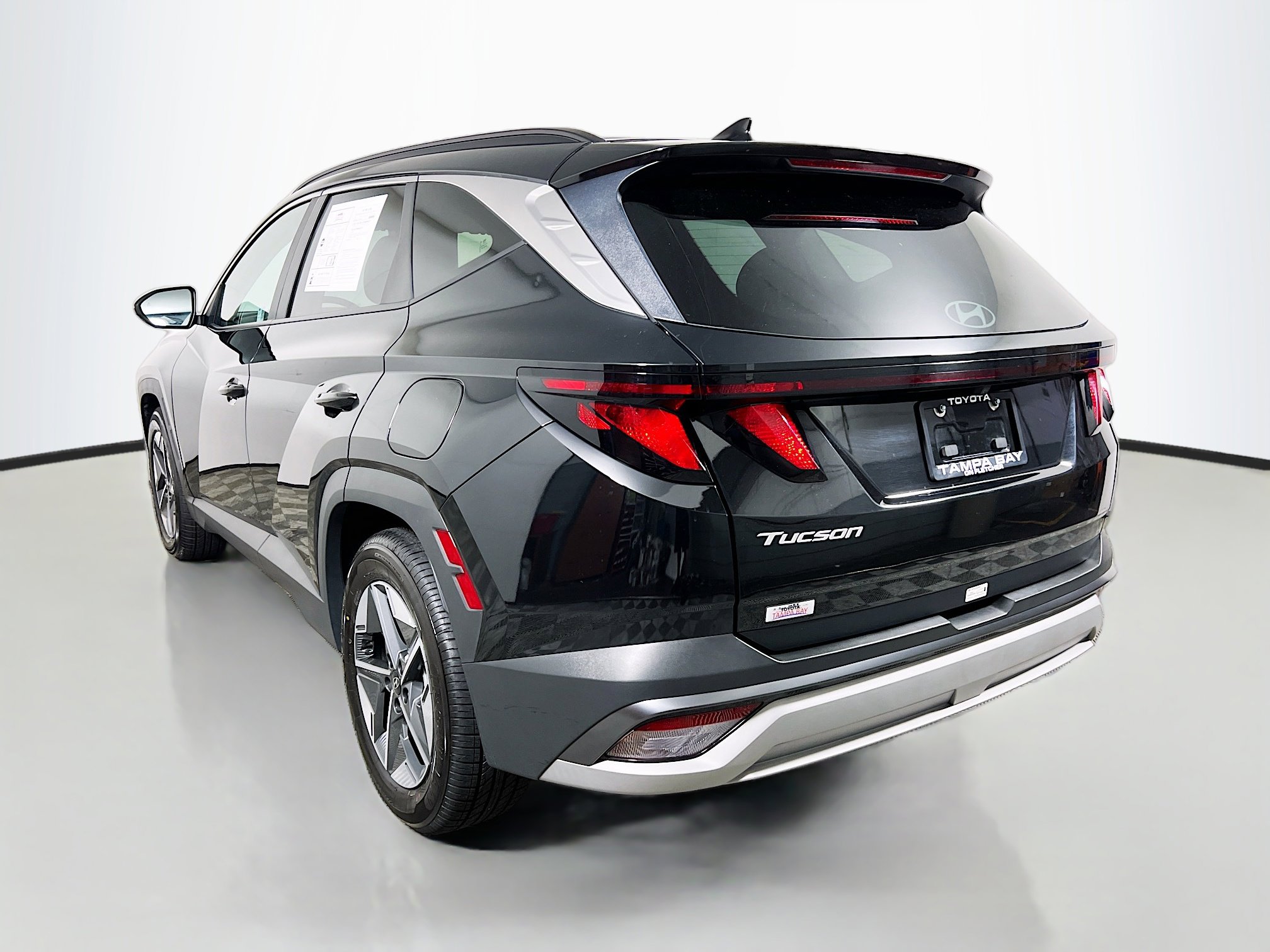 Used 2025 Hyundai Tucson SEL FWD image 8