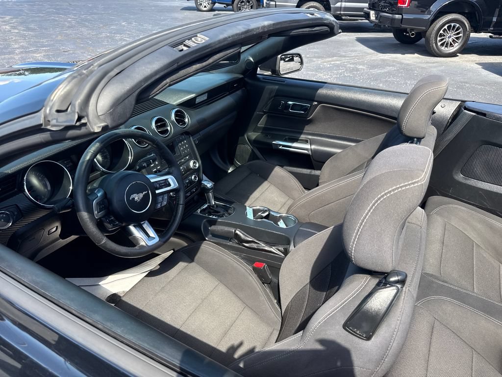 Used 2016 Ford Mustang Convertible RWD image 37