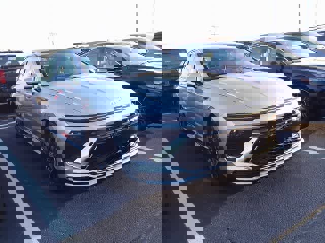 Used 2025 Hyundai Sonata SEL image 3