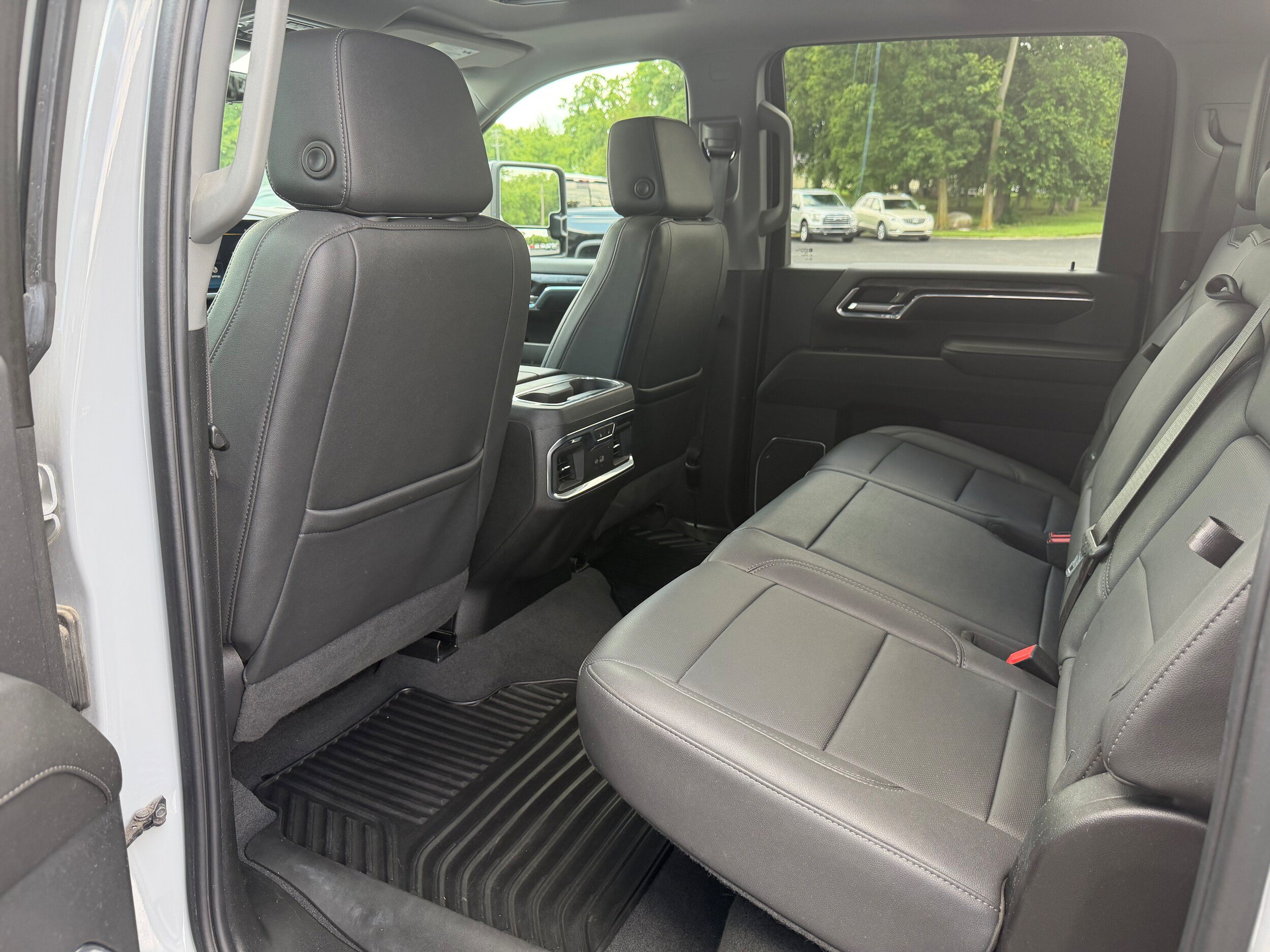 Used 2024 Chevrolet Silverado 3500 LTZ w/ LTZ Plus Package AWD/4WD image 21