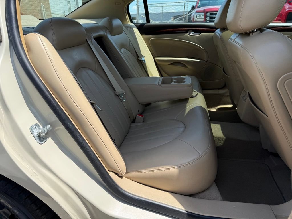 Used 2011 Buick Lucerne CXL FWD image 17