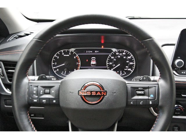 Used 2025 Nissan Rogue SV AWD/4WD image 16