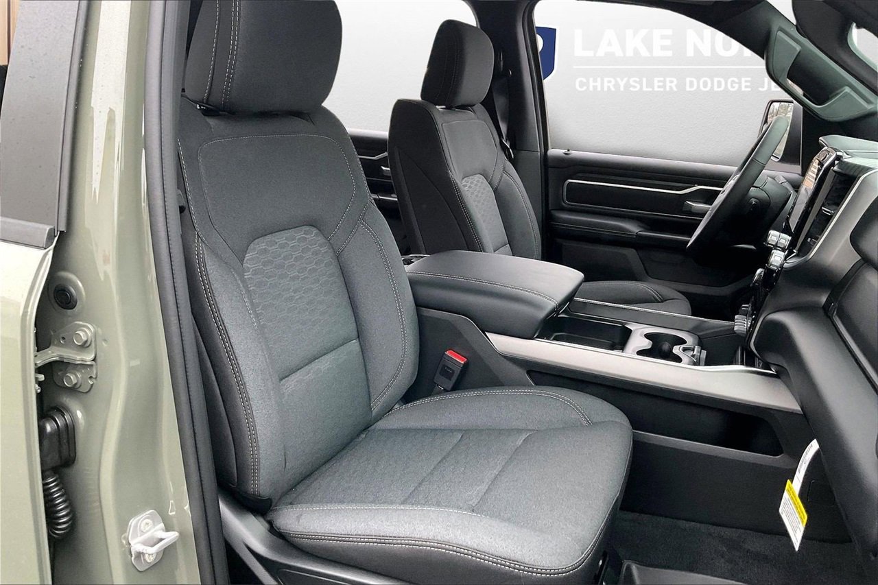 New 2026 RAM 1500 4x4 Crew Cab image 23