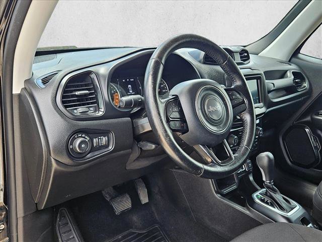 Used 2020 Jeep Renegade Altitude FWD image 10