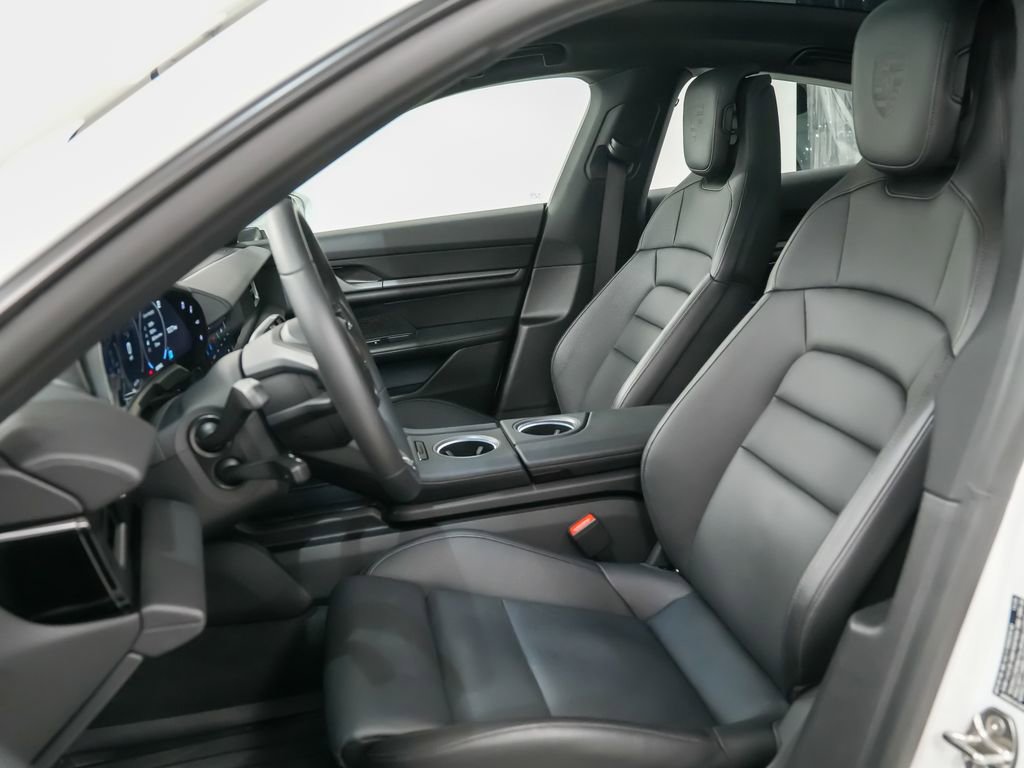 Certified 2025 Porsche Taycan image 5