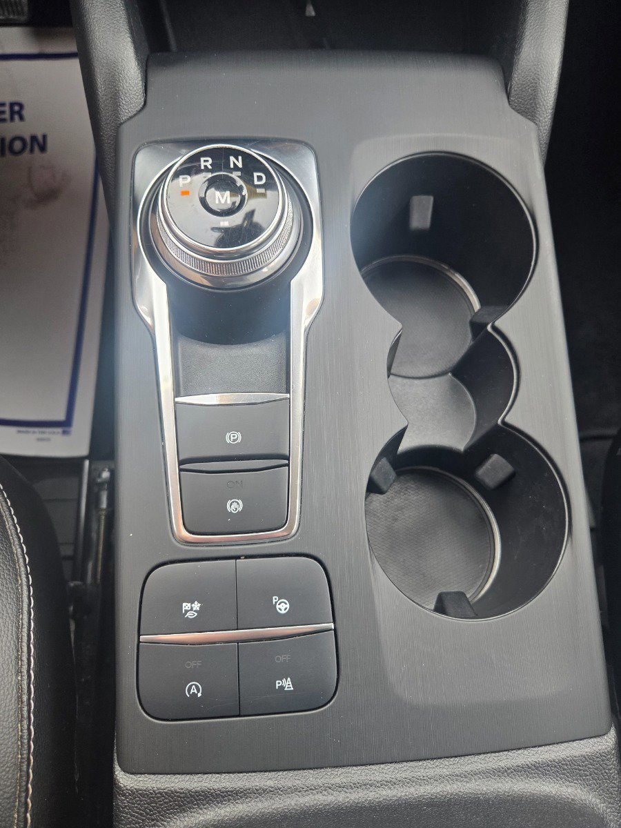 Used 2020 Ford Escape Titanium image 16