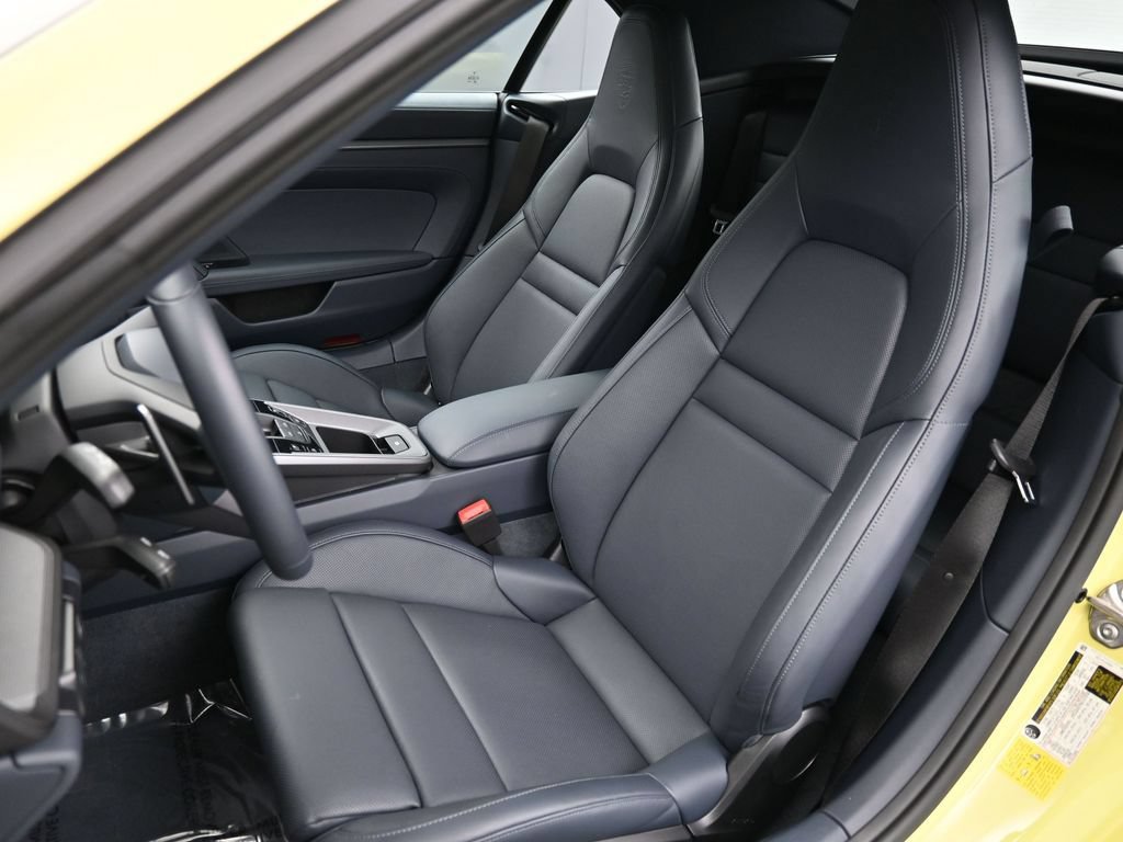 Certified 2025 Porsche 911 Carrera RWD image 5