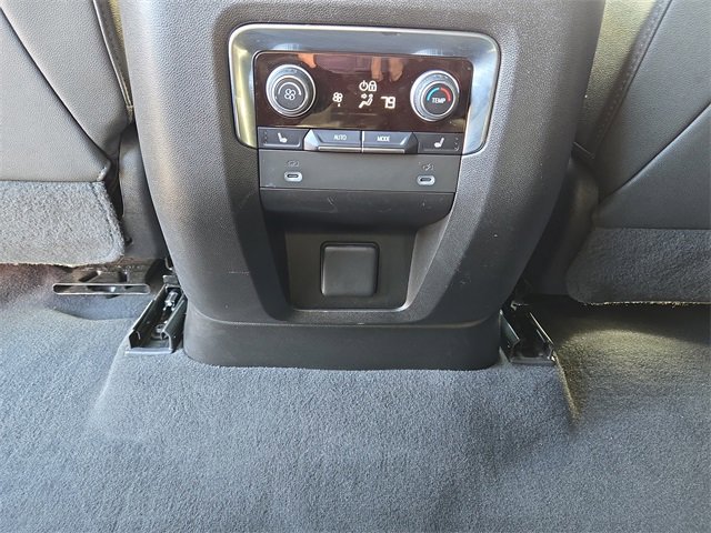 Used 2022 Chevrolet Tahoe Z71 w/ Luxury Package image 17