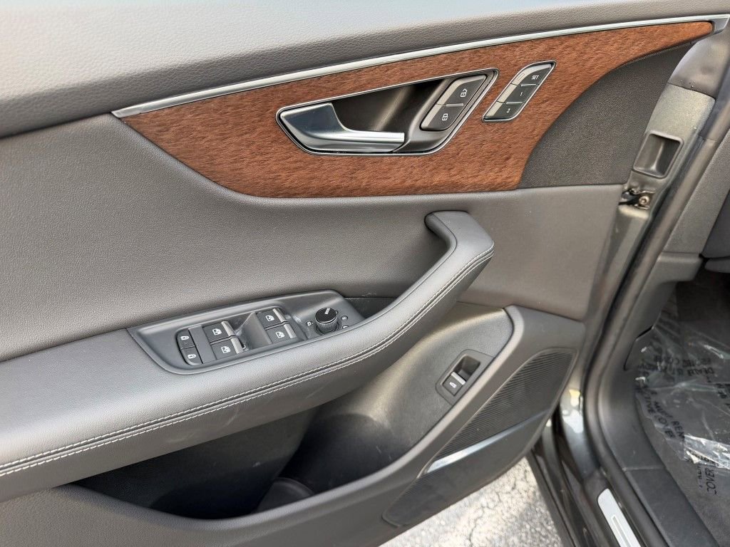 Certified 2023 Audi Q8 Premium Plus w/ Premium Plus Package image 23