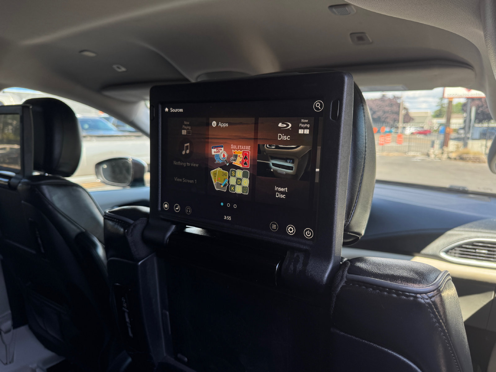 Used 2019 Chrysler Pacifica Limited w/ Advanced Safetytec Group FWD image 23