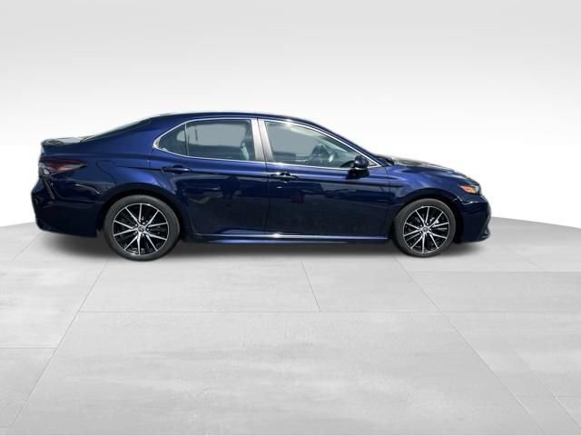 Used 2022 Toyota Camry SE w/ Audio Upgrade Package FWD image 8