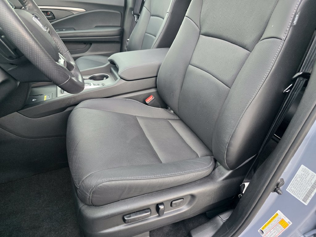 Used 2025 Honda Passport EX-L image 23