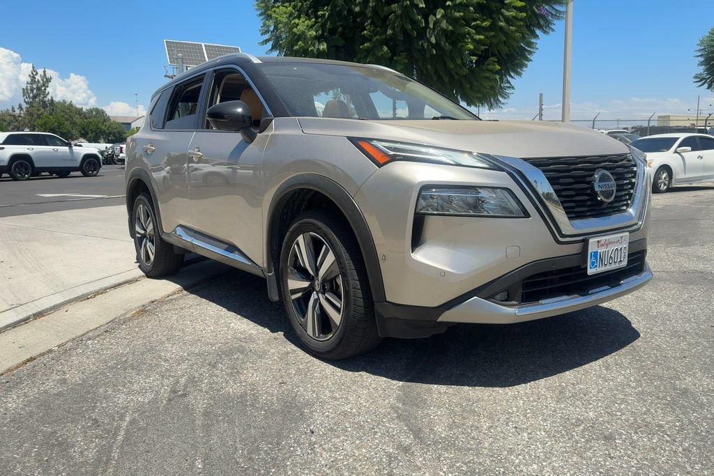 Used 2021 Nissan Rogue Platinum AWD/4WD image 3