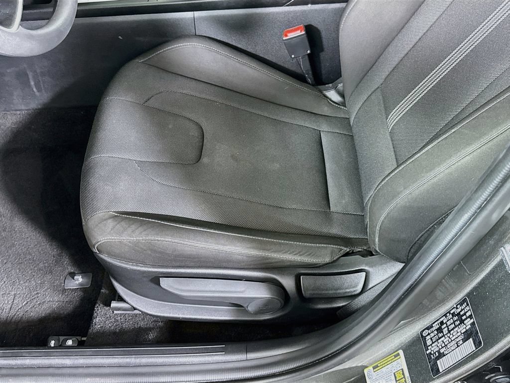 Certified 2024 Hyundai Elantra SE FWD image 23