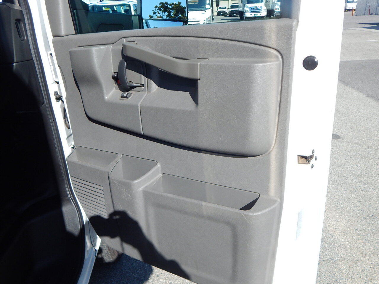 Used 2019 Chevrolet Express 4500 w/ Power Convenience Package RWD image 20
