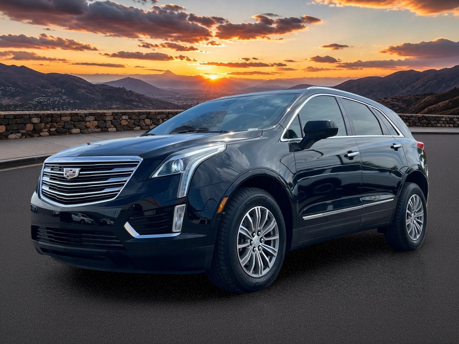 Used 2019 Cadillac XT5 Luxury FWD image 2