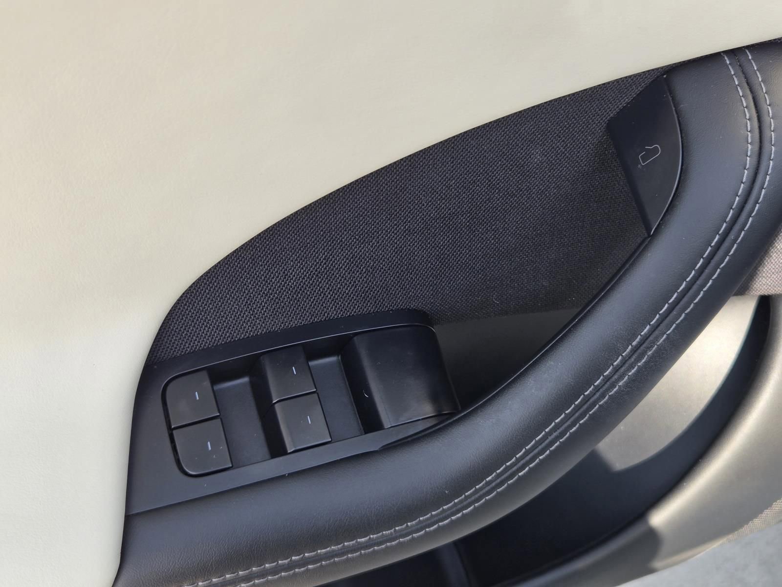 Used 2023 Tesla Model S Plaid image 17