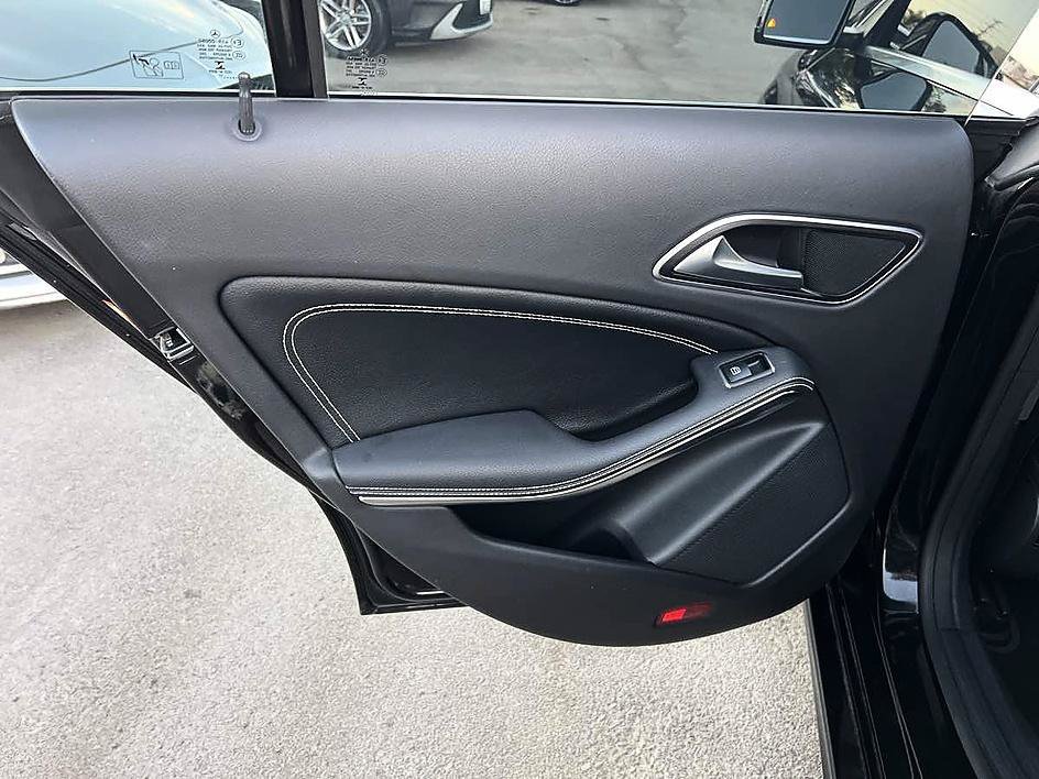 Used 2018 Mercedes-Benz CLA 250 image 16