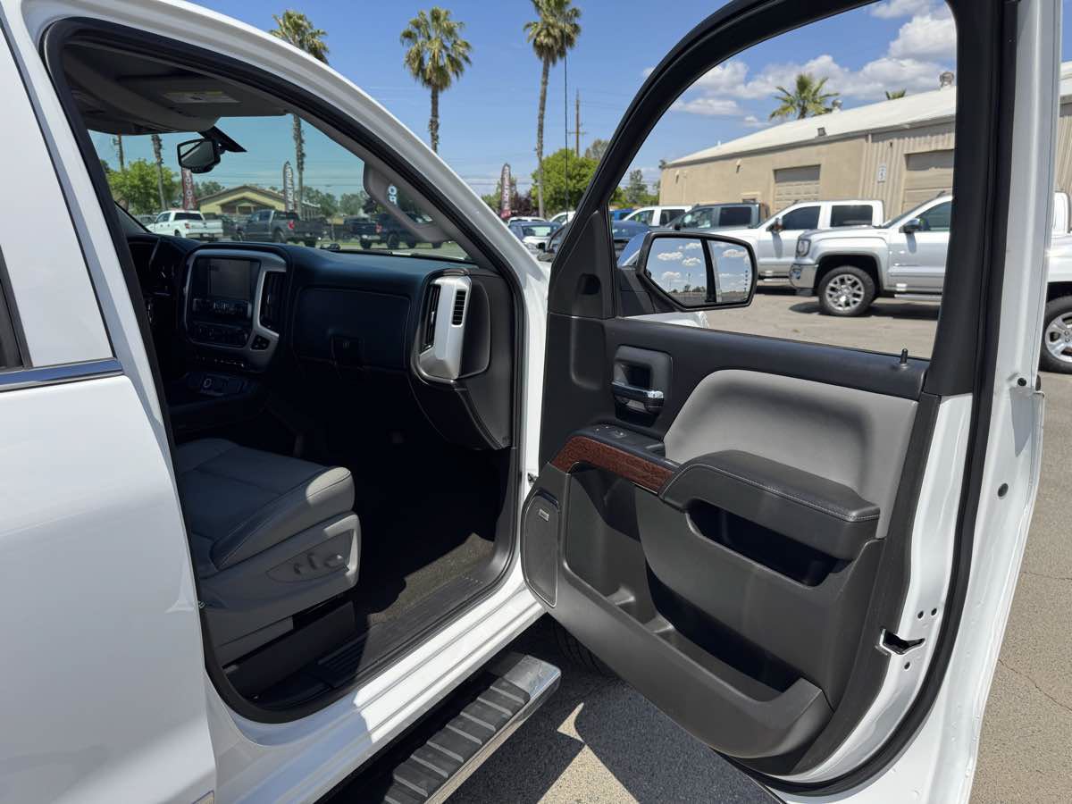 Used 2015 GMC Sierra 1500 SLT w/ SLT Crew Cab Value Package AWD/4WD image 16