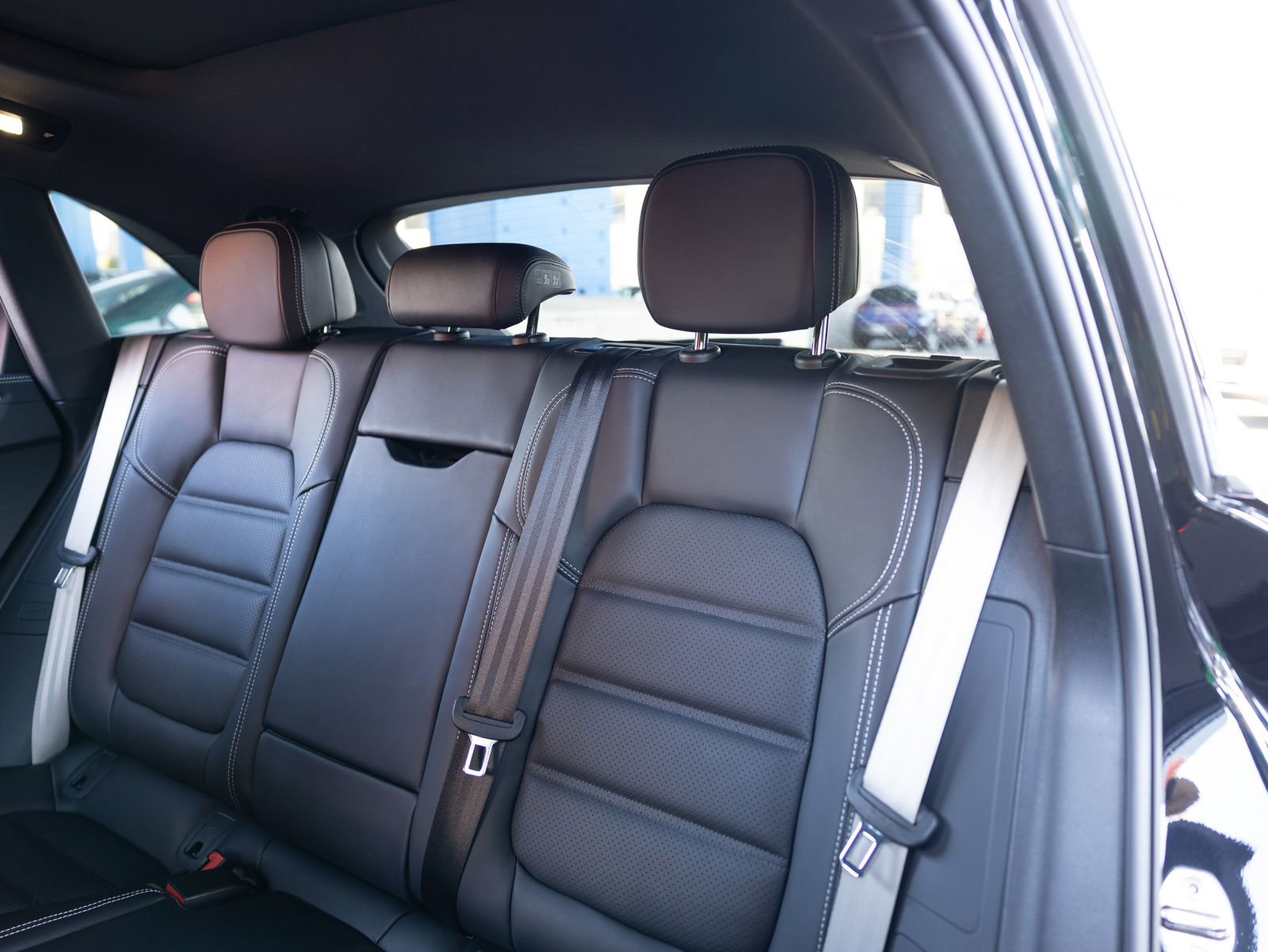 Certified 2025 Porsche Macan S image 25