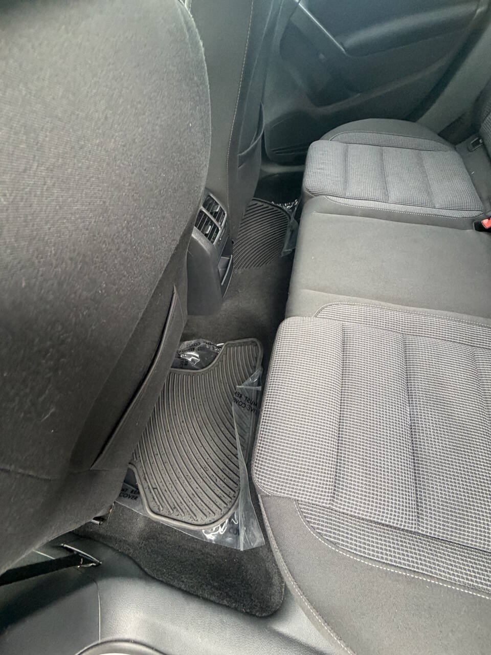 Used 2014 Volkswagen Golf 4-Door FWD image 28