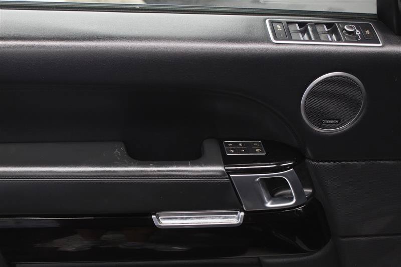 Used 2015 Land Rover Range Rover HSE AWD/4WD image 15