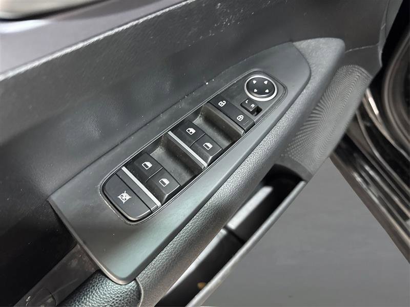 Used 2022 Kia Forte LXS image 28