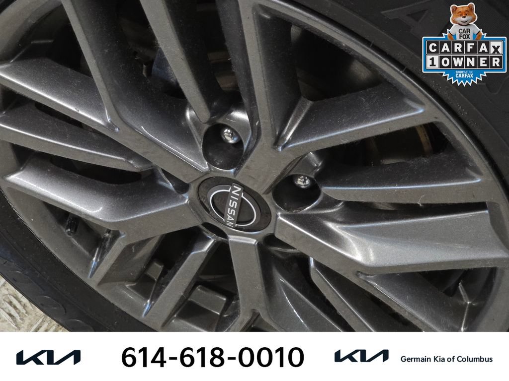 Used 2023 Nissan Rogue S AWD/4WD image 12