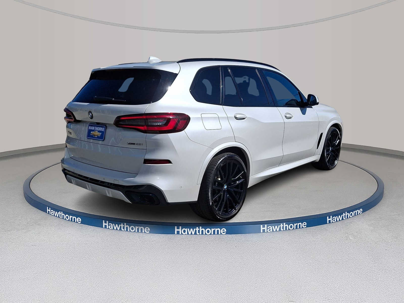 Used 2021 BMW X5 xDrive40i w/ M Sport Package AWD/4WD image 6