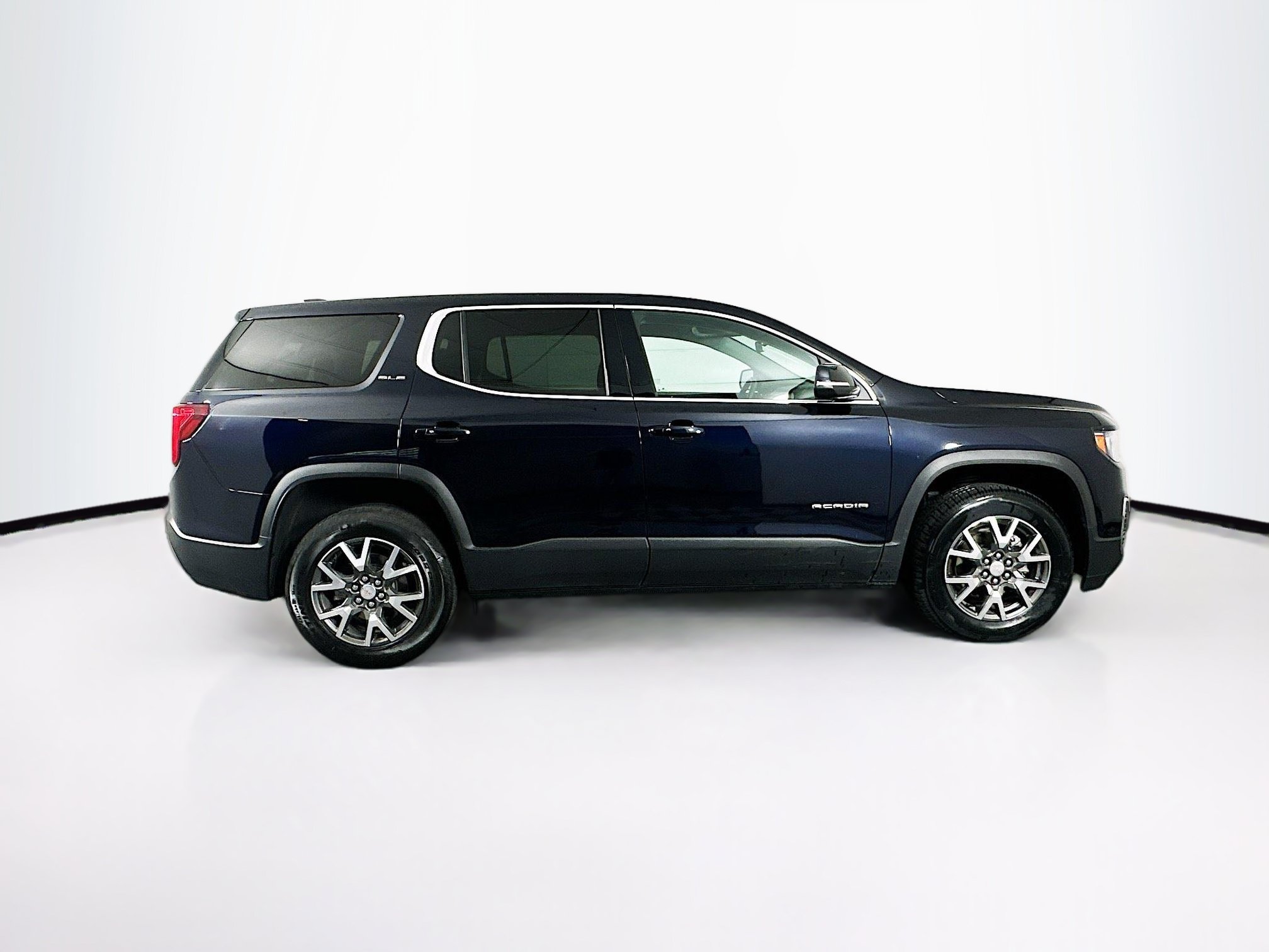 Used 2022 GMC Acadia SLE FWD image 10