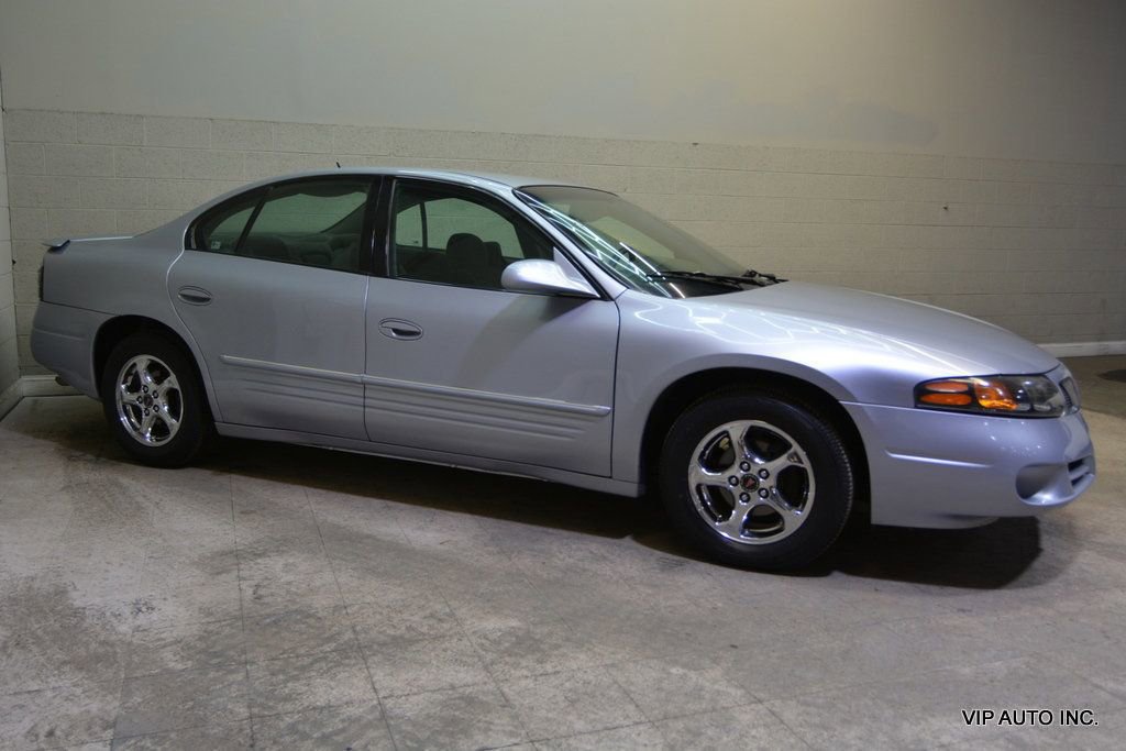 Used 2005 Pontiac Bonneville SE image 27