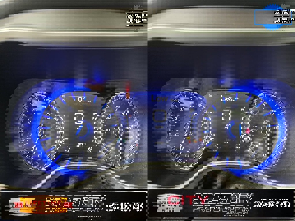 Used 2024 Chrysler Pacifica Touring-L image 18