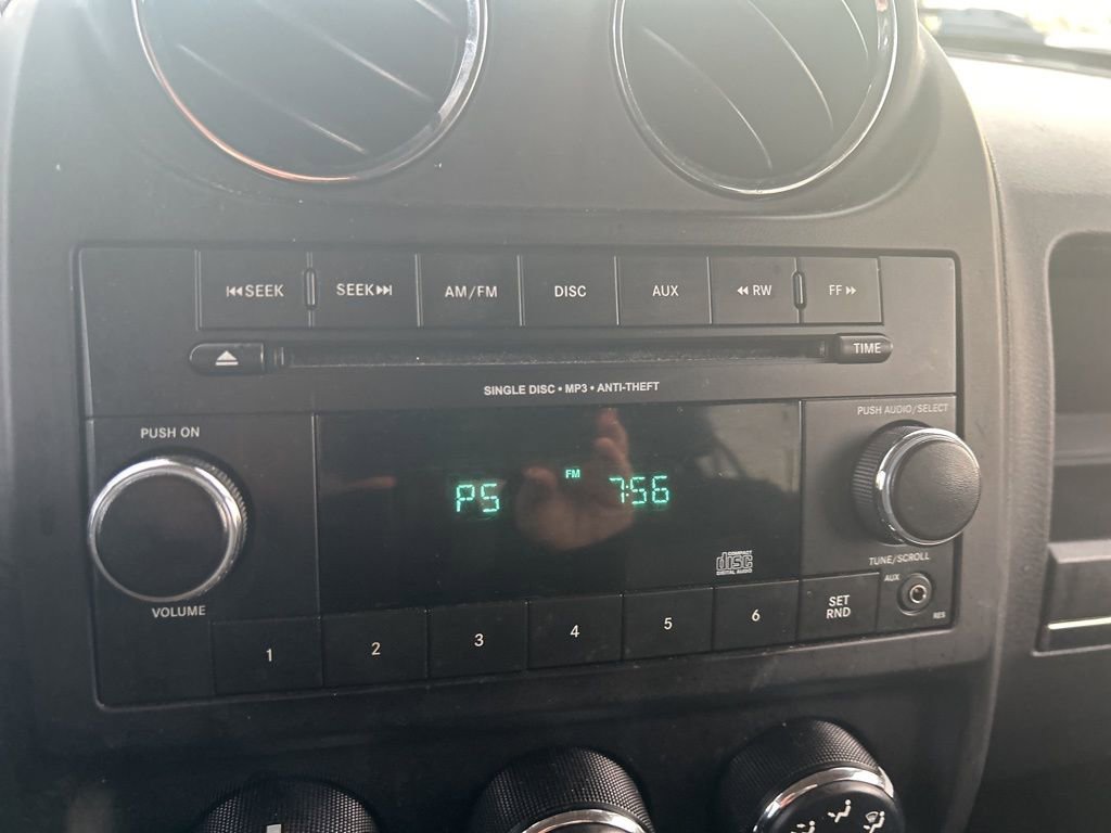 Used 2014 Jeep Patriot Latitude image 25