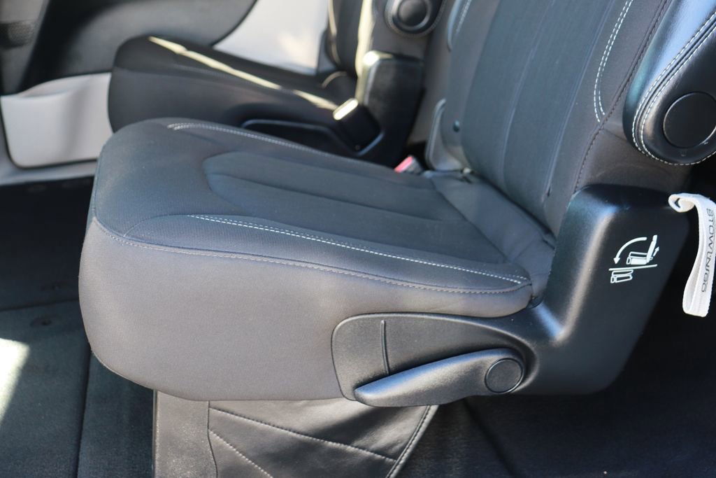 Used 2024 Chrysler Voyager LX image 12