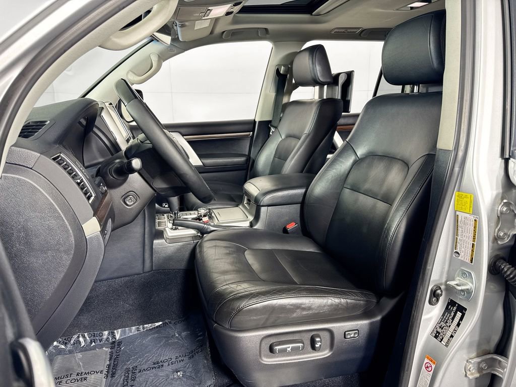 Used 2016 Toyota Land Cruiser AWD/4WD image 27