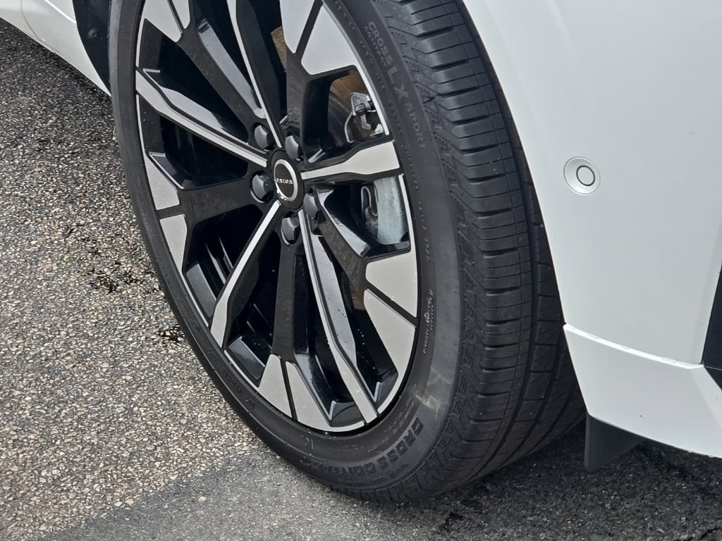 Certified 2026 Volvo XC60 B5 Plus AWD/4WD image 6