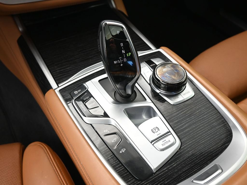 Used 2018 BMW 750i 750i 4D Sedan image 29