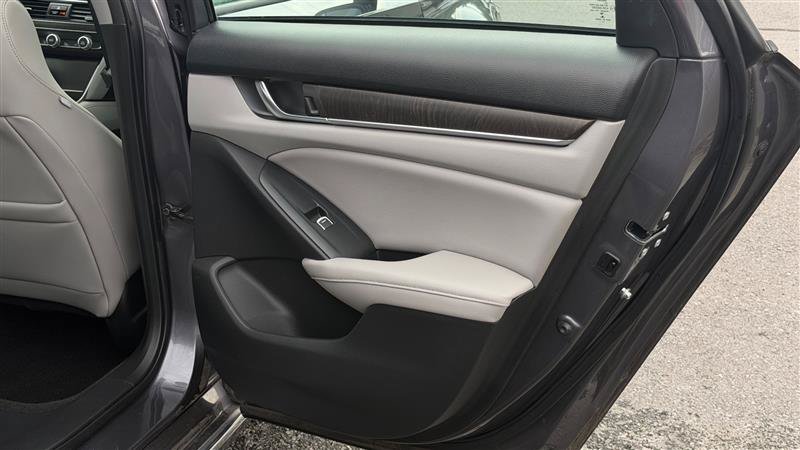 Used 2018 Honda Accord EX-L image 38