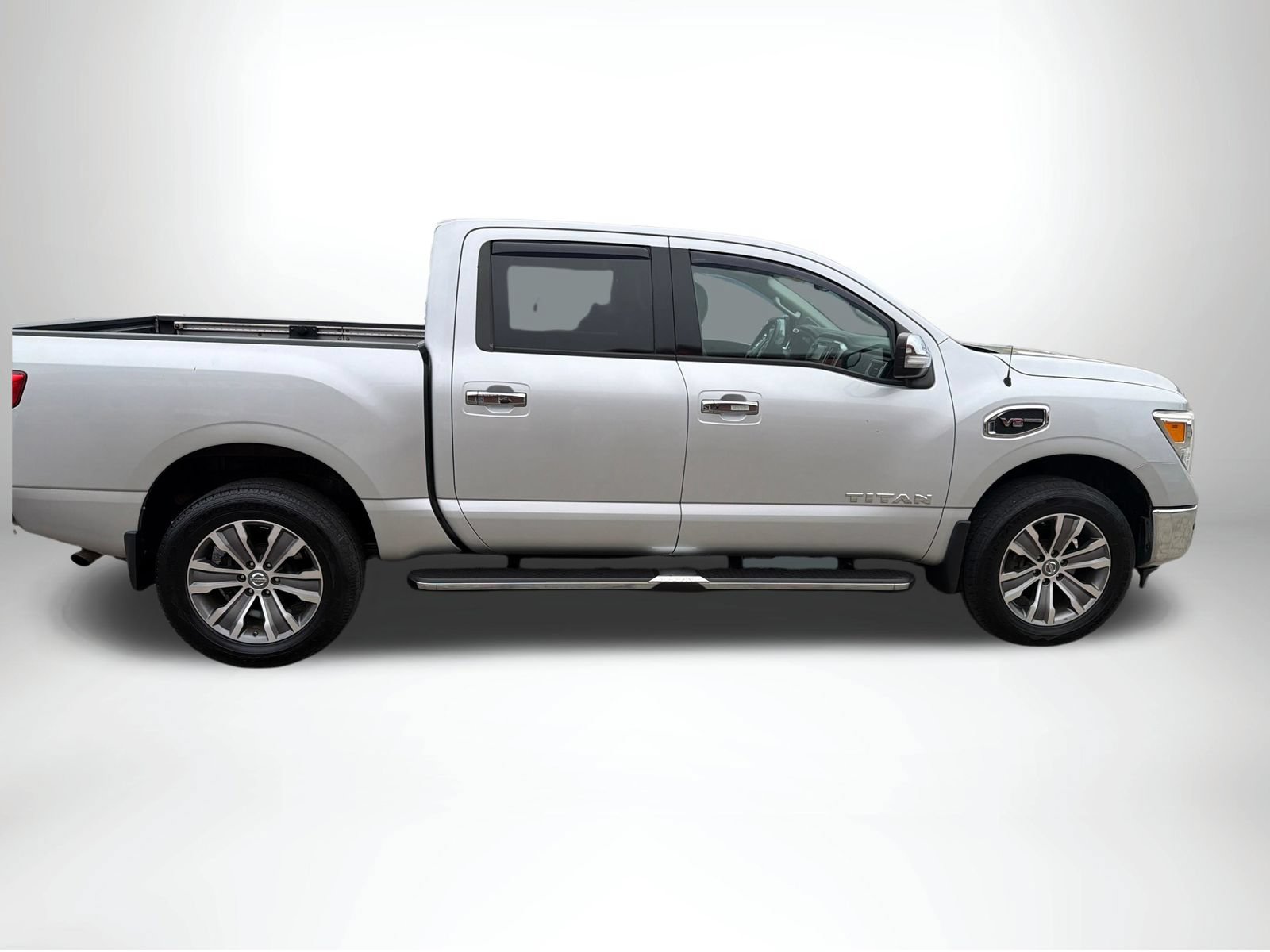 Used 2017 Nissan Titan SL AWD/4WD image 8