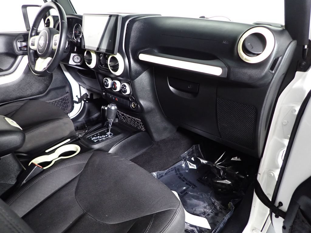 Used 2015 Jeep Wrangler Unlimited Sport w/ Quick Order Package 24S AWD/4WD image 33