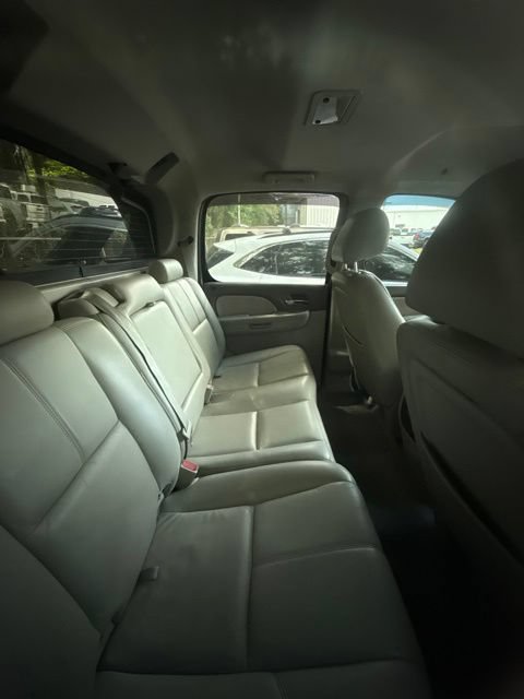 Used 2011 Chevrolet Avalanche LT w/ Luxury Package AWD/4WD image 12