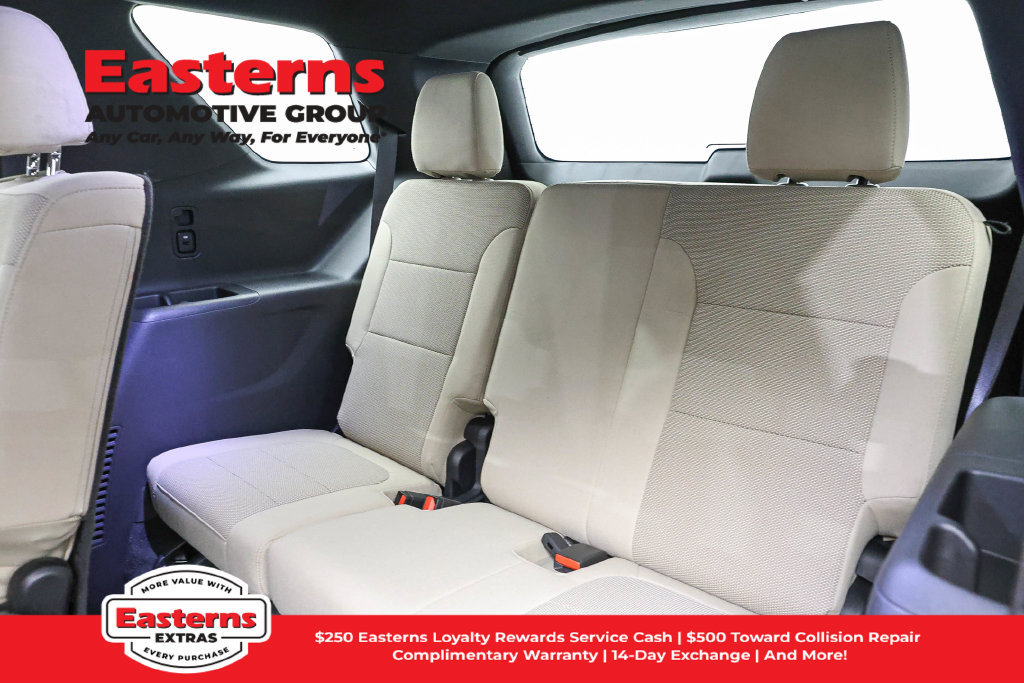 Used 2023 Chevrolet Traverse LS FWD image 26