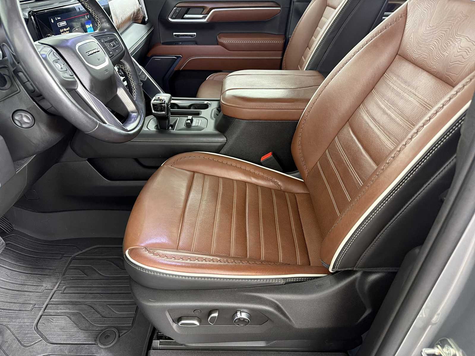 Used 2023 GMC Sierra 1500 Denali Ultimate AWD/4WD image 8