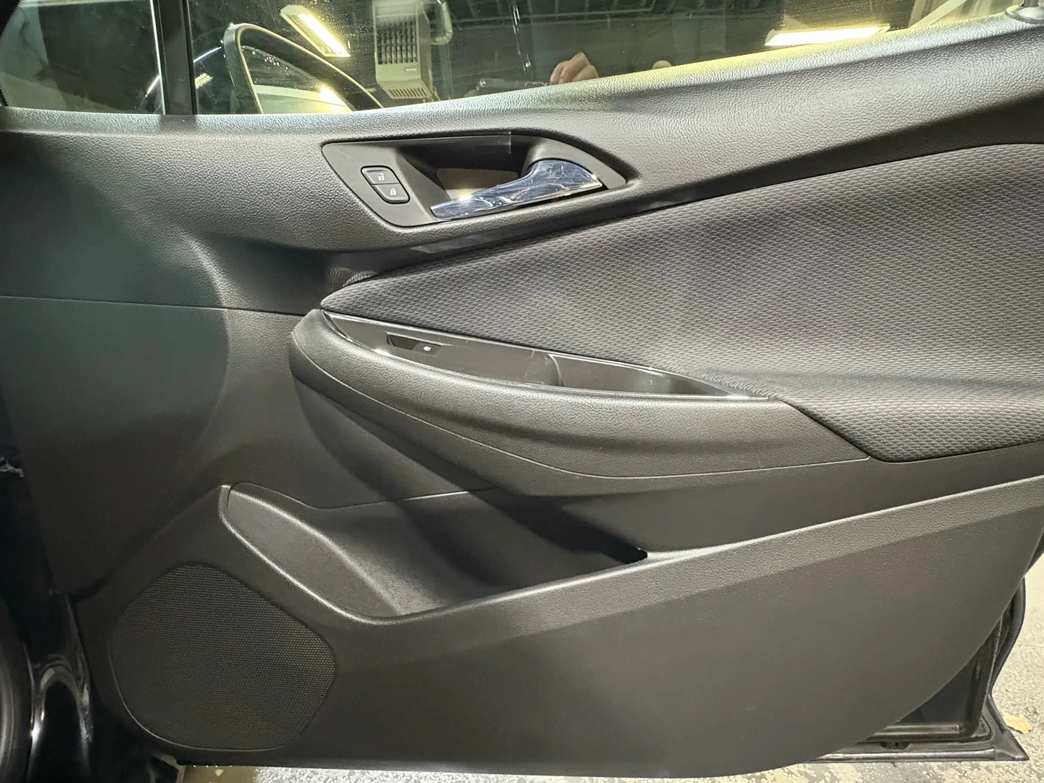 Used 2017 Chevrolet Cruze LS FWD image 19