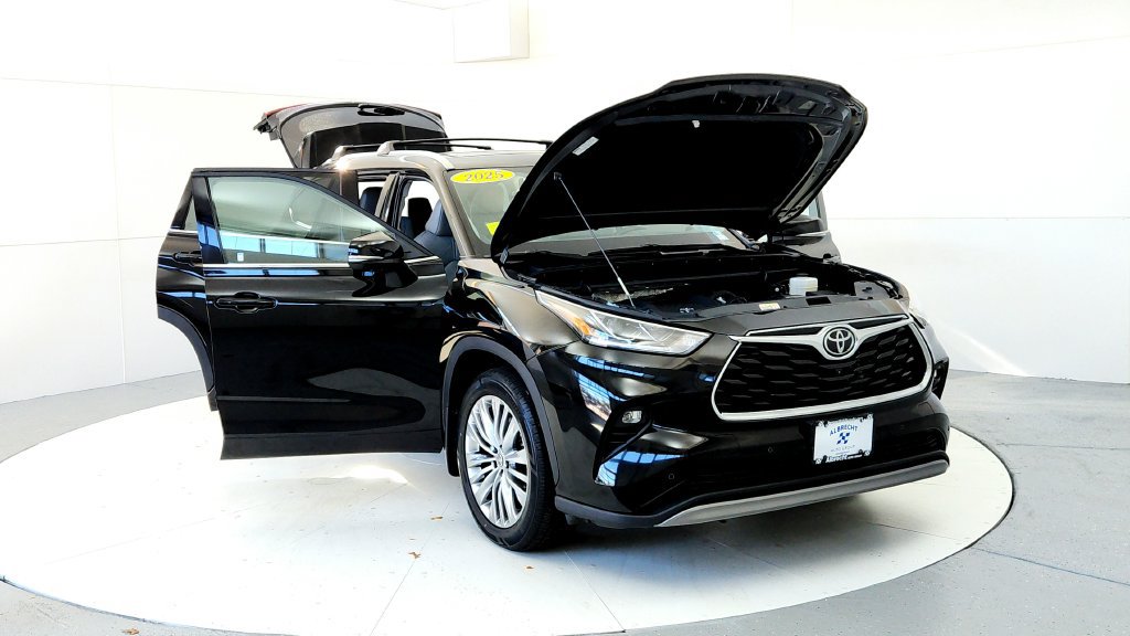Used 2025 Toyota Highlander Platinum AWD/4WD image 9