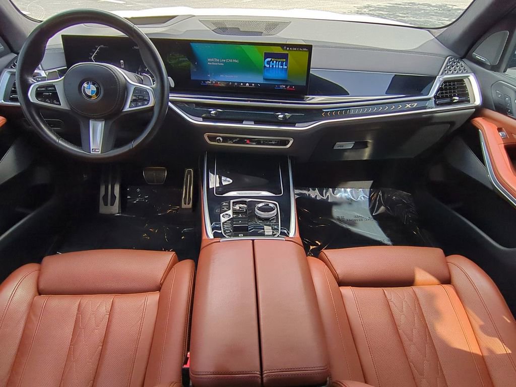 Used 2024 BMW X7 xDrive40i w/ Executive Package image 15