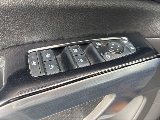 Used 2023 Nissan Pathfinder SL AWD/4WD image 20